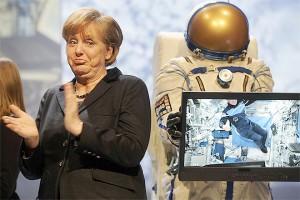Ангела Меркель открыла выставку компьютерных технологий
