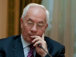 Азаров решил позаботиться о здоровье школьников